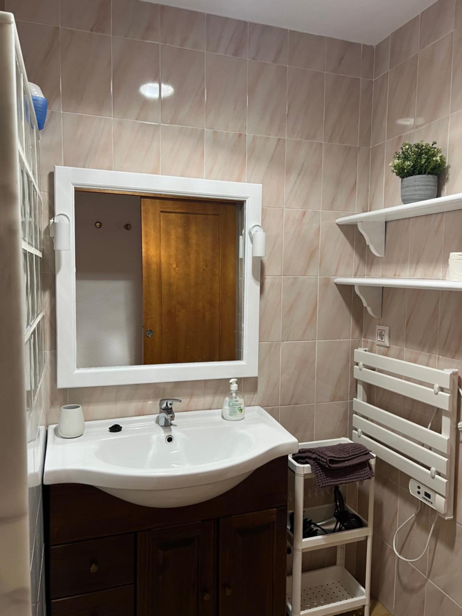 Sukha Apartamento Tarifa Exterior foto